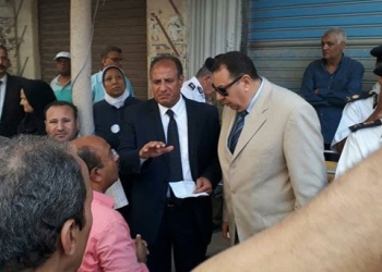 محافظ الإسكندرية يتفقد العقار المنهار بمنطقة محرم بك