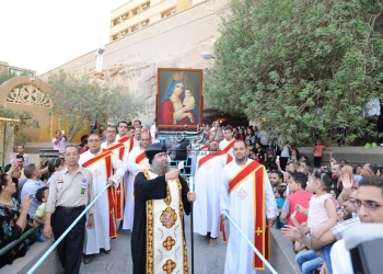 حديث القناديل.. أجمل لقطات من احتفالات عذراء أسيوط