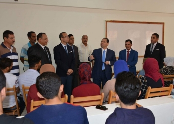 رئيس جامعة بورسعيد يتفقد كليات الطب وتكنولوجيا الإدارة ونظم المعلومات والحقوق