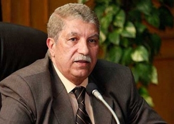 محافظ الإسماعيلية يناقش ظاهرة التسرب من التعليم