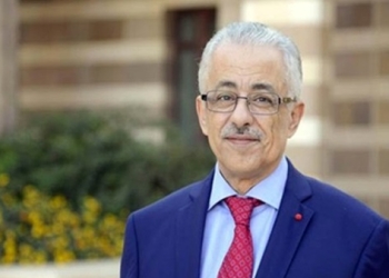 “شوقي” يهنئ المعلمين بمناسبة اليوم العالمي للمعلم