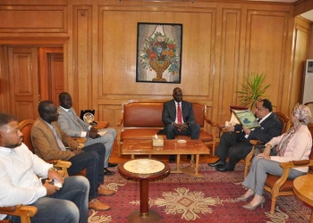 رئيس جامعة حلون  يستقبل سفير جنوب السودان بالقاهرة