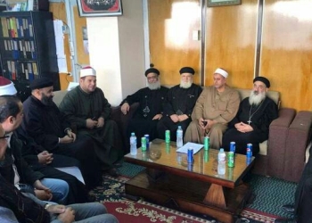 الأنبا تادرس يبعث بوفد كنسي لعزاء الأزهر في شهداء الروضة