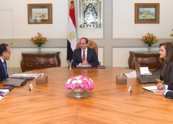 “السيسي”يعقد اجتماعاً مع القائم بأعمال رئيس مجلس الوزراء ووزيرة التخطيط