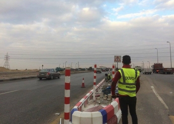 تركيب أرصفة مضيئة لتجنب الحوادث بطريق “مصر – إسماعيلية” الصحراوي