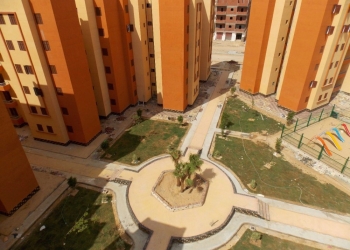 وزير الإسكان: تنفيذ 66 مبنى خدمياً بمدينة النوبارية الجديدة