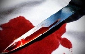 بسبب مرضه النفسي ..طالب يطعن والدته بطوخ