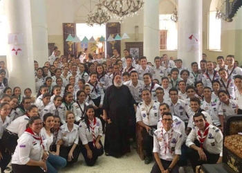 الأنبا برسوم يحتفل مع خدام الكشافة “بالوعد”