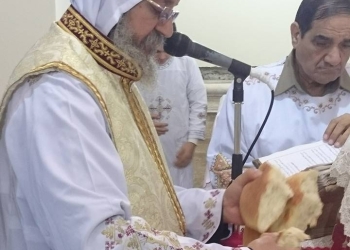 الأنبا يواقيم يحتفل بعيد عُرس قانا الجليل بإسنا