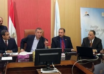 محافظ كفرالشيخ يبحث منظومة الشكاوي الحكومية