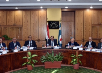 وزير البترول يعتمد الموازنة التخطيطية لشركة إيجاس