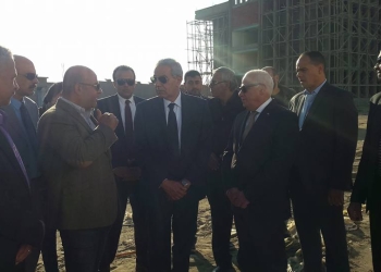 وزير التجارة والصناعة  يتفقد مصنعين للزيوت والإطارات في بورسعيد