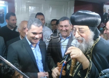 شعب شبرا يستقبل البابا تواضروس بالزغاريد..وأعضاء جمعية الكرمة للمكفوفين بالألحان