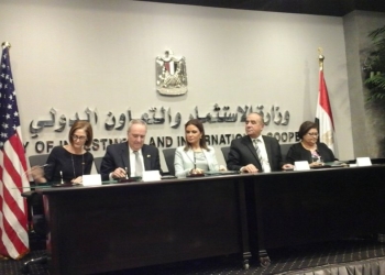 مصر وأمريكا توقعان منحة بقيمة 2.2 مليون جنيه لدعم المتضررين من العملية الإرهابية بقرية الروضة بشمال سيناء