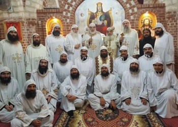 سيامة كاهن وثلاثة رهبان لدير الأنبا موسى بالعلمين