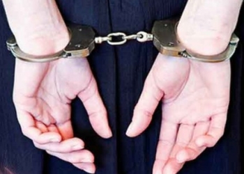 الشرطة تعتقل سيدة على صلة بإعتداء متجر فرنسا
