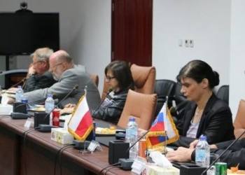 وفد دول” فيشجراد" يزور المنطقة الاقتصادية لبحث التعاون المشترك