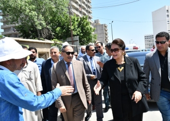 محافظ البحيرة تتفقد باكورة توريد القمح للشون والصوامع