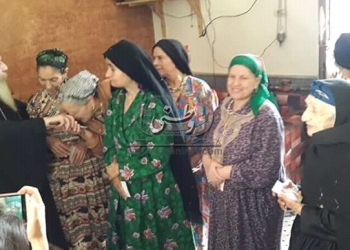 الأنبا ديمتريوس” يتفقد كنائس إيبارشية ملوي بأسبوع الألام”