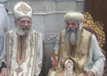 مطران القدس يصلي قداس "بأبوتيج" احتفالاً بعيد سيامة والده القمص تيموثاوس