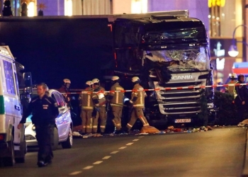 مقتل 4 وإصابة العشرات في حادث دهس شاحنة عدداً من المارة بألمانيا