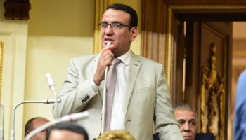 متحدث البرلمان يطالب بحضور وزير التعليم أمام المجلس لشرح خطة تعريب المناهج