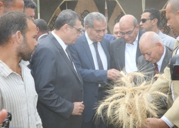 وزير التموين يتفقد توريد القمح المحلى بمحافظة الفيوم