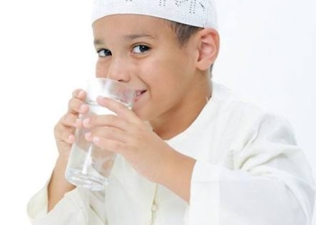 “الحصرى”: الإكثار من تناول الماء في رمضان ضرورة لعلاج أمراض الكلى