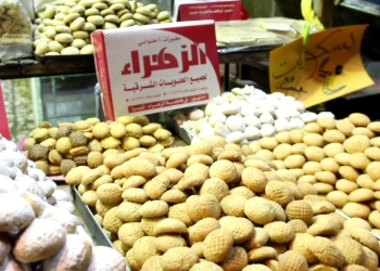 بالصور.. انتشار “كحك وبسكويت” عيد الفطر بأسواق البحيرة