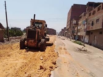 البدء في رصف طريق جانبية ترعة الباسوسية بالقناطر الخيرية وعرب الغديري بطوخ
