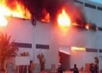 مصرع 4 وإصابة 7 في حريق مصنع “للشباشب البلاستيك” في شبرا الخيمة