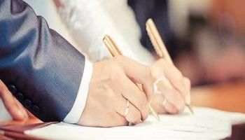 موظف يتهم زوجته بـالجمع بين زوجين فى شبين القناطر