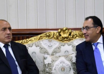 رئيس الوزراء يستقبل نظيره البلغاري بمطار القاهرة