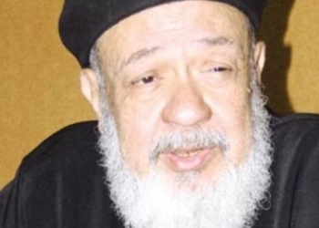 أسرة حكماء القلوب تهنئ القمص صليب متى بعيد سيامته