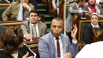 برلماني يطالب بزيادة المخصصات المالية لحي بولاق الدكرور بعد وصوله لمليون نسمة