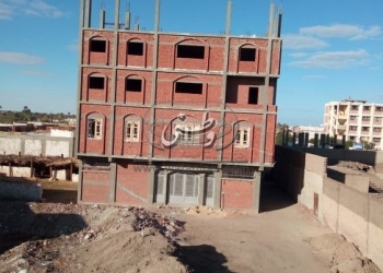 جلسة ودية بالمنيا بين أقباط ومسلمي قرية كوم الراهب لاحتواء الأوضاع