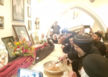 أنبا انجيلوس و” كهنة مارمرقس ” يحيون الذكرى الـ”44″ للقمص ميخائيل ابراهيم
