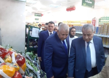 وزير التموين يطمئن على توافر السلع الغذائية بأسعار مناسبة في الوادي الجديد