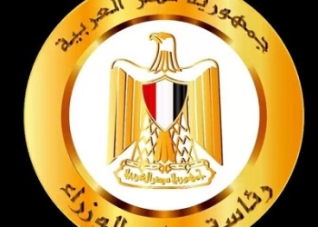 “الوزراء” ينفي تغيير سعر صرف الدولار بالموازنة الجديدة إلى 18 جنيه