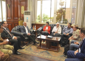 بالصور..محافظ الأقصر يلتقي بمسئولي الهيئة الهندسية والجامعة الألمانية