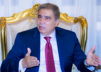 محافظ المنيا يحٌيل مسؤول التحصيل بدفاتر أحد المستشفيات للنيابة