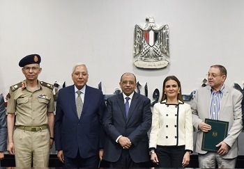وزيرا الاستثمار  والتنمية المحلية يشهدان توقيع عقد تسوية ودية بين محافظة الدقهلية وجامعة الدلتا