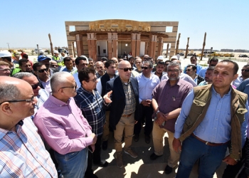 وزير الإسكان يتفقد مشروعات بالمنصورة الجديدة..ويوجه بتشغيل الخدمات بالكورنيش