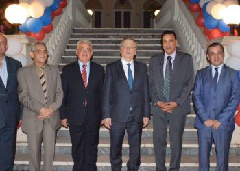 تهنئة مصرية “لكيربيتشينكو” بالعيد الروسي
