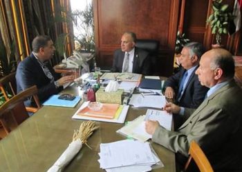 وزير الري يتابع موقف الإزالات النيلية الجاري تنفيذها وتطوير واجهات نهر النيل