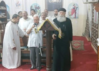 الأنبا بيمن يحتفل مع شعب نقادة بعيد أبي سيفين