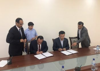 بالصور.. توقيع اتفاق مصري أوزباكستاني لتطوير مزار الإمام البخاري