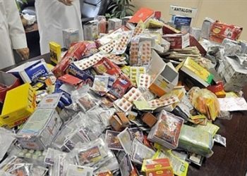 التفتيش الصيدلي يضبط أدوية مهربة ومجهول المصدر داخل صيدلية بالأقصر