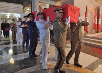 جنازة حاشدة للسبسى رئيس تونس شارك فيها عشرات الآلاف من التونسيين وحضرها قادة العالم وسط إجراءات أمنية مشددة