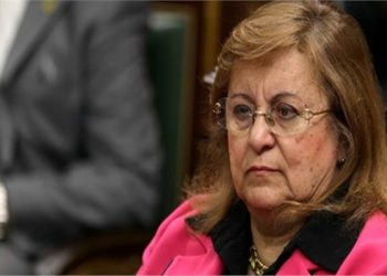 لماذا لم تنخفض أسعار السلع والخدمات برغم تراجع الدولار ؟